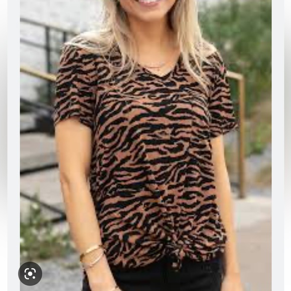 Grace & Lace Tops - NWT Grace & Lace Perfect Pocket Tee Tiger Stripe Size XS